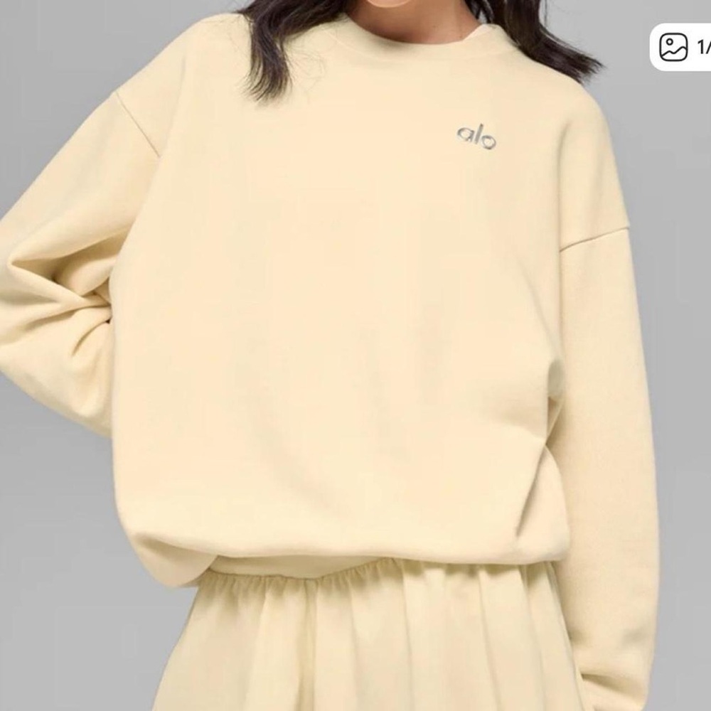 Alo Yoga Butter Yellow Sweatshirt